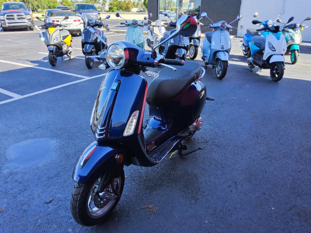 2027 Vespa Primavera 50 - $4,449
