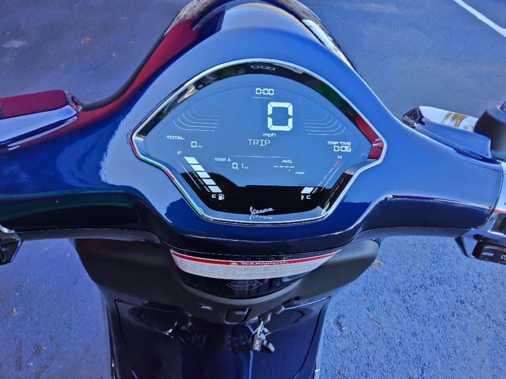 2027 Vespa Primavera 50 - $4,449