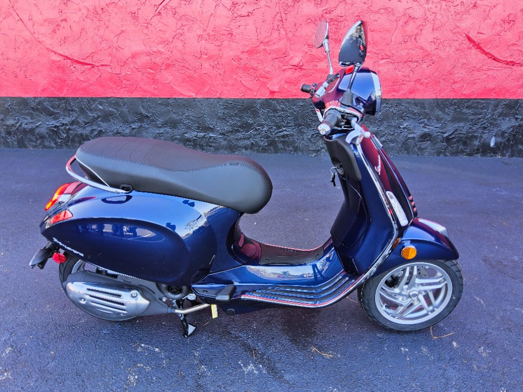 2027 Vespa Primavera 50 - $4,449