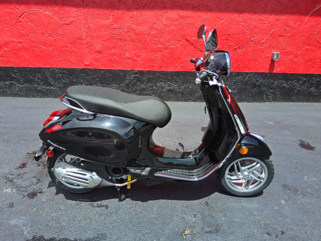 2027 Vespa Primavera 50 - $4,449
