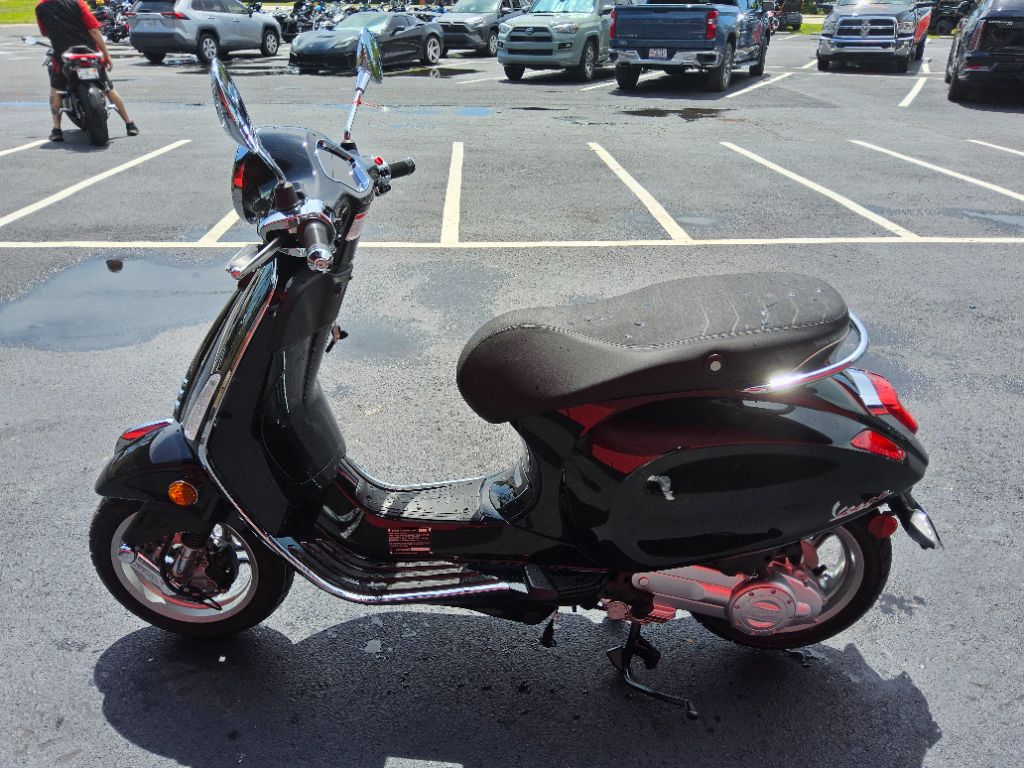 2027 Vespa Primavera 50 - $4,449