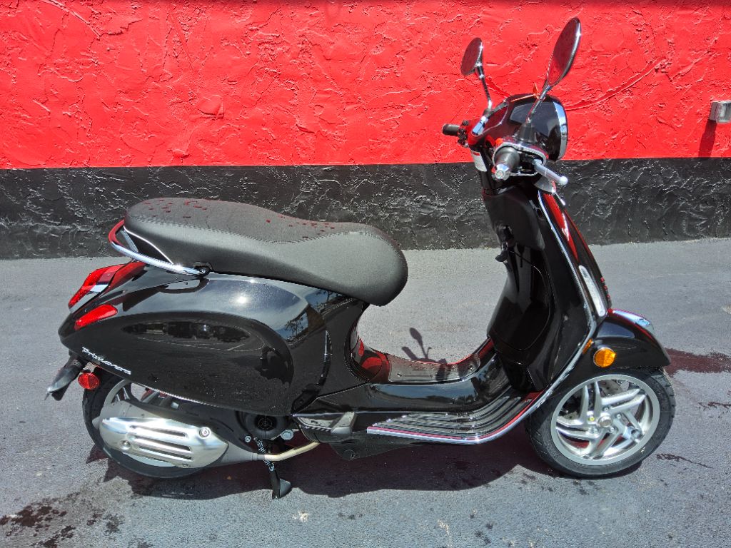 2027 Vespa Primavera 50 - $4,449