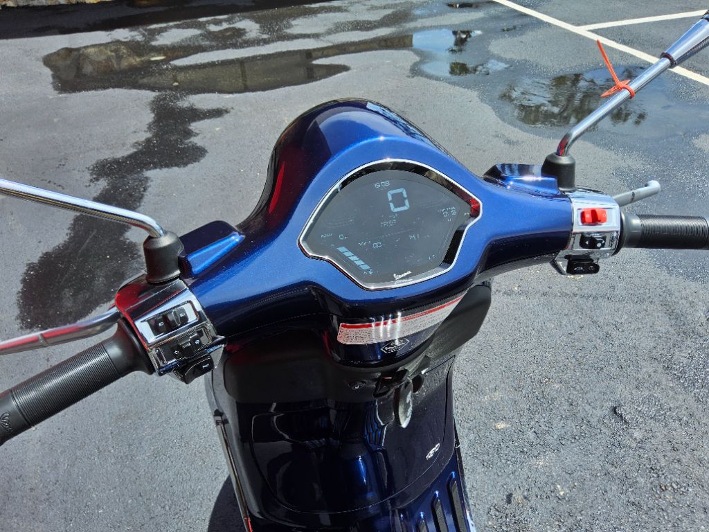 2027 Vespa Primavera 150 - $5,799
