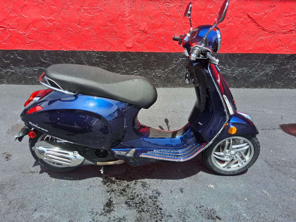 2027 Vespa Primavera 150 - $5,799
