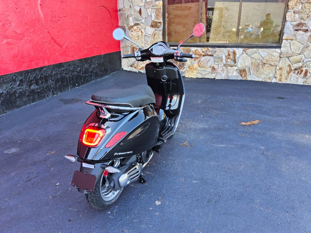 2027 Vespa Primavera 150 - $5,799