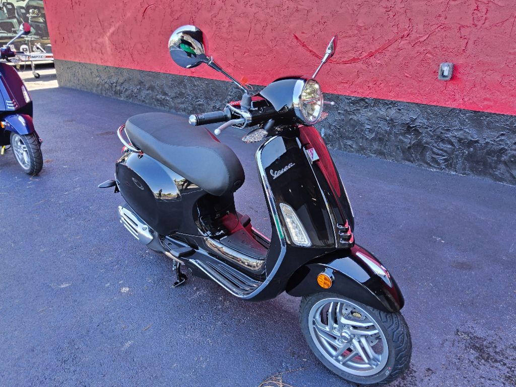 2027 Vespa Primavera 150 - $5,799