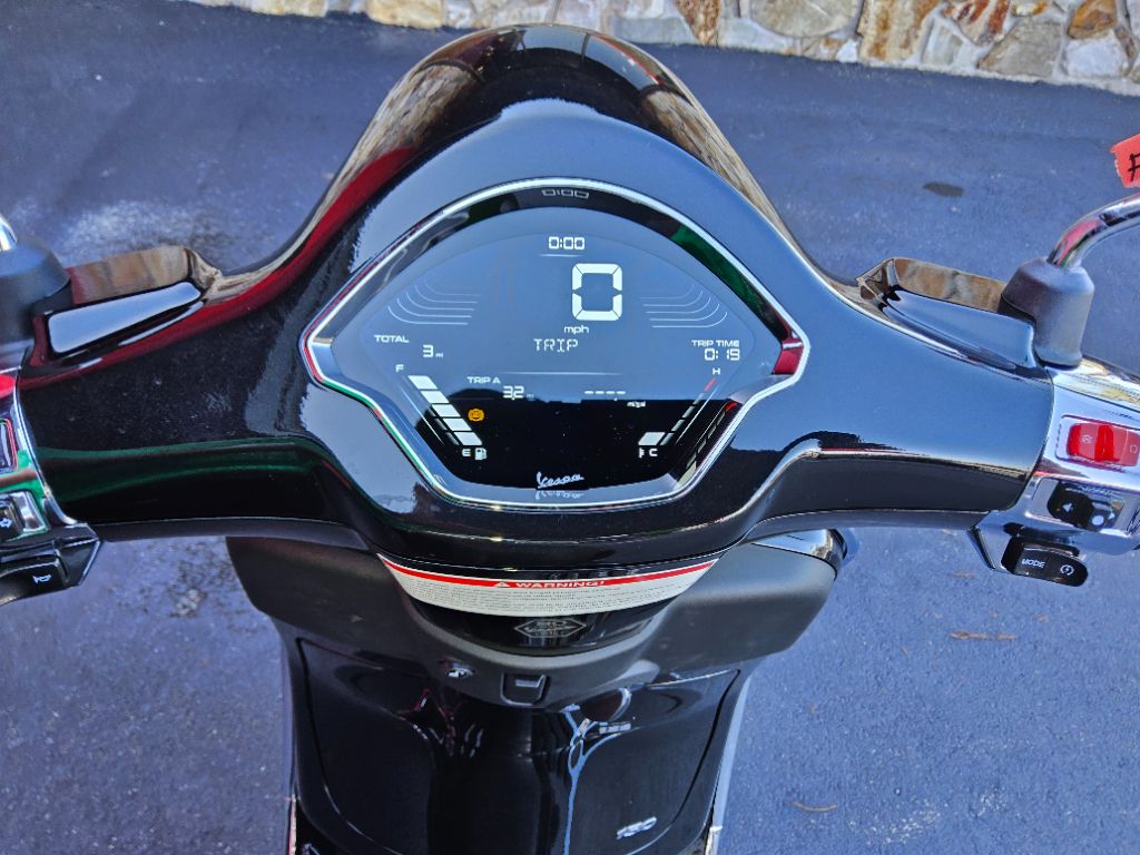 2027 Vespa Primavera 150 - $5,799
