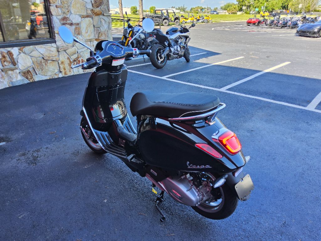 2027 Vespa Primavera 150 - $5,799