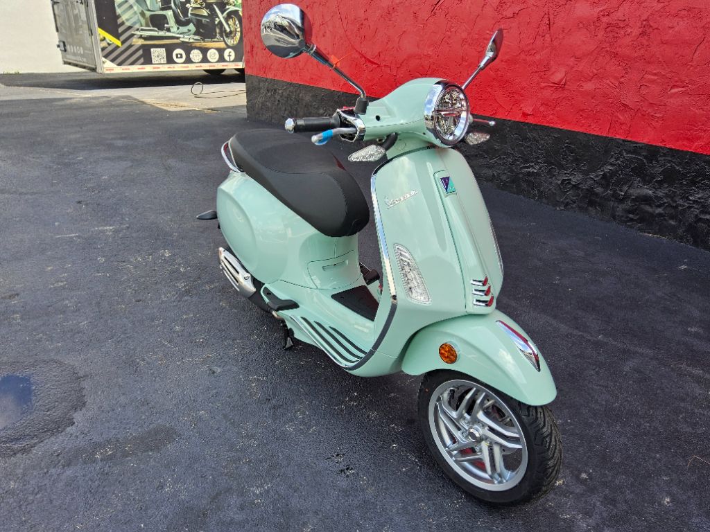2027 Vespa Primavera / Sprint 50 - $4,449