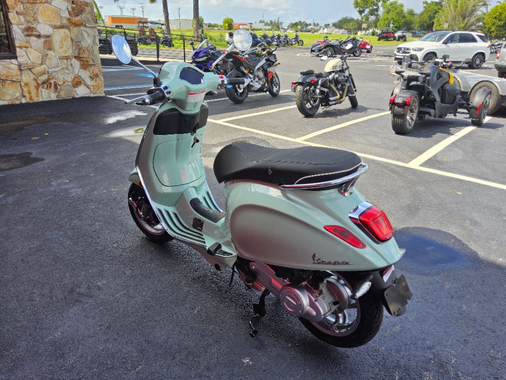 2027 Vespa Primavera / Sprint 50 - $4,449