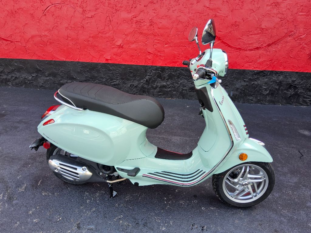 2027 Vespa Primavera / Sprint 50 - $4,449