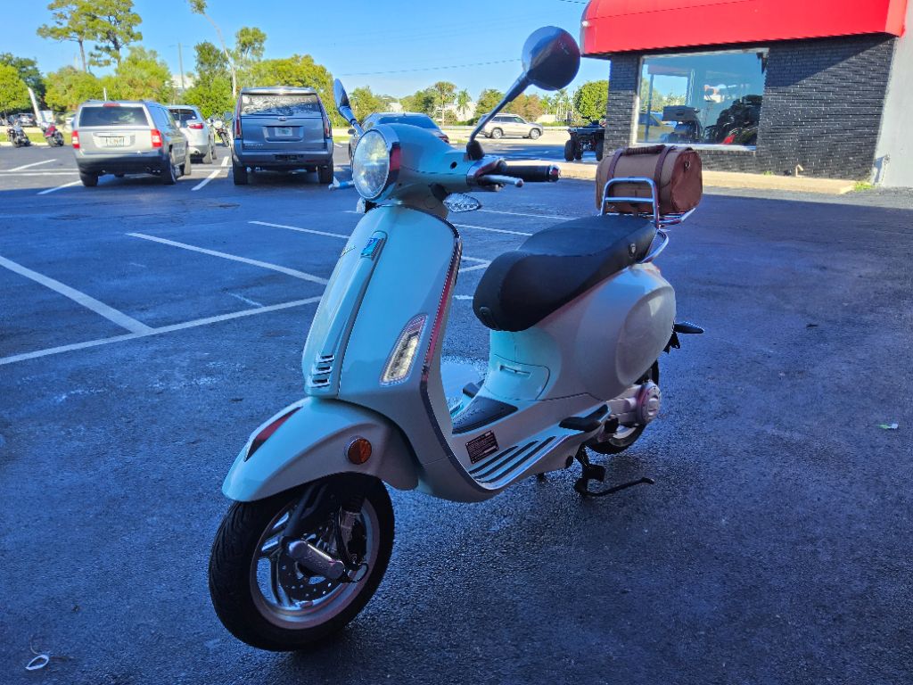 2027 Vespa Primavera / Sprint 50 - $4,449
