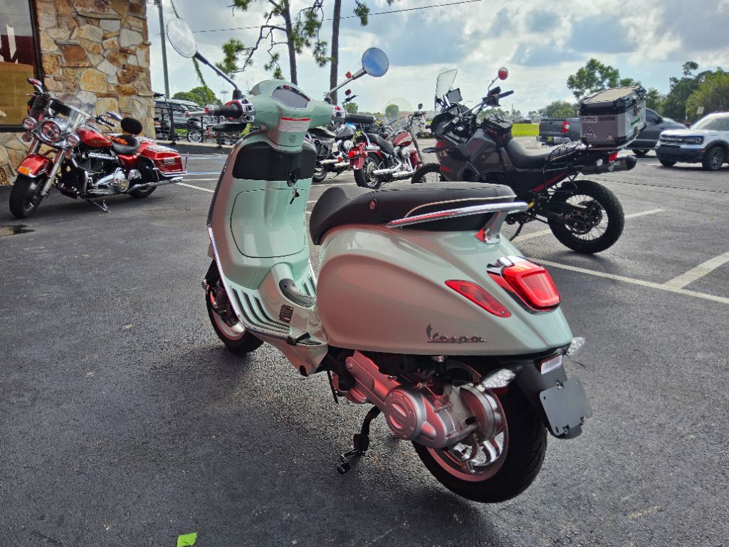 2027 Vespa Primavera / Sprint 50 - $4,449