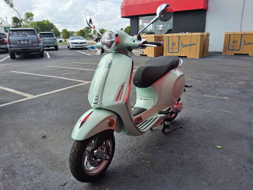 2027 Vespa Primavera / Sprint 50 - $4,449