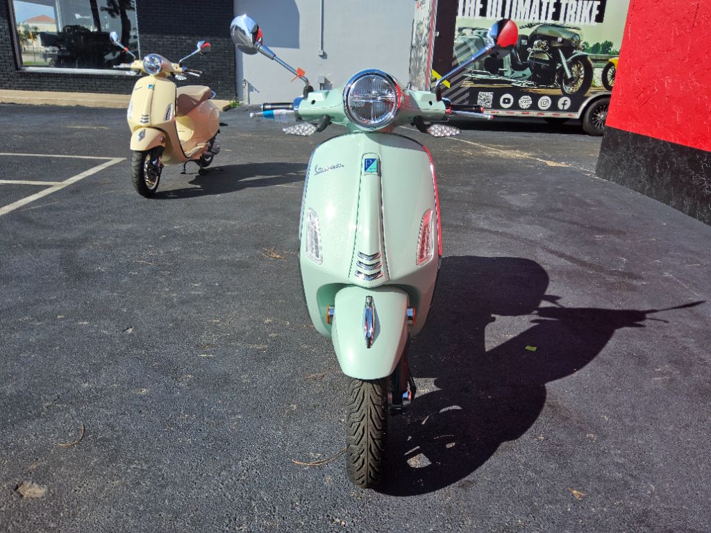 2027 Vespa Primavera / Sprint 50 - $4,449