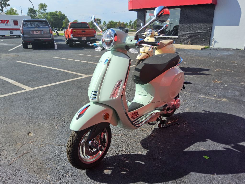2027 Vespa Primavera / Sprint 50 - $4,449