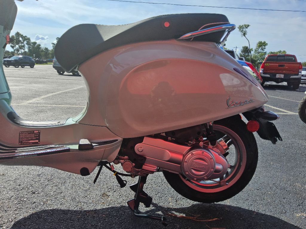2027 Vespa Primavera / Sprint 50 - $4,449