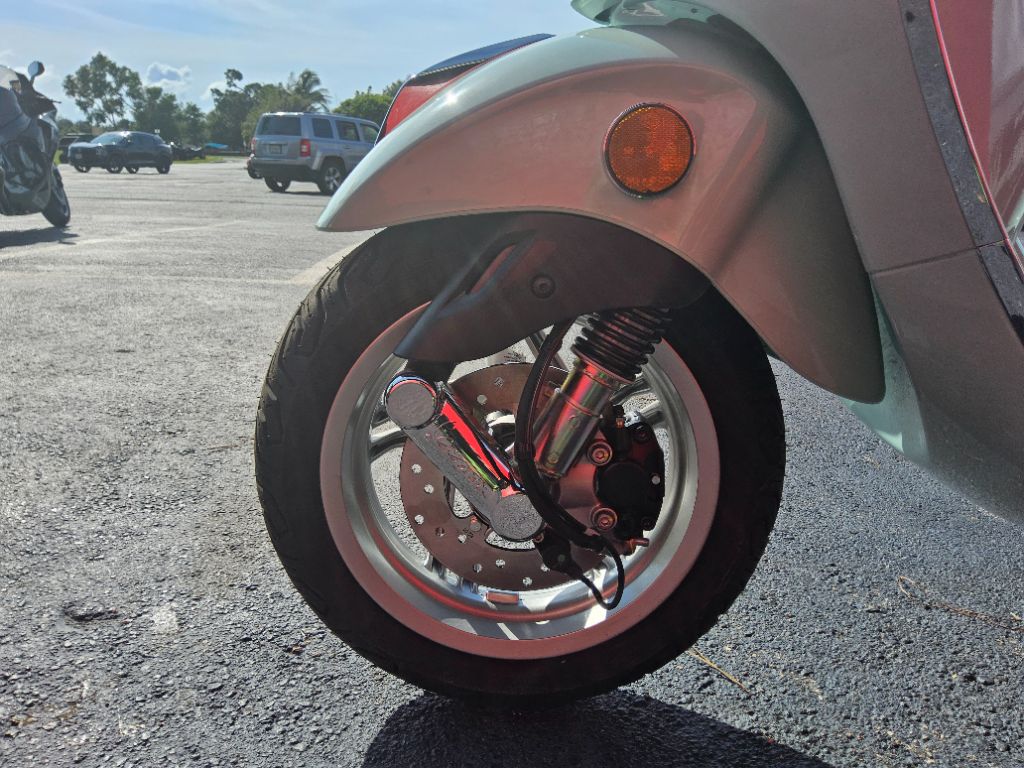 2027 Vespa Primavera / Sprint 50 - $4,449