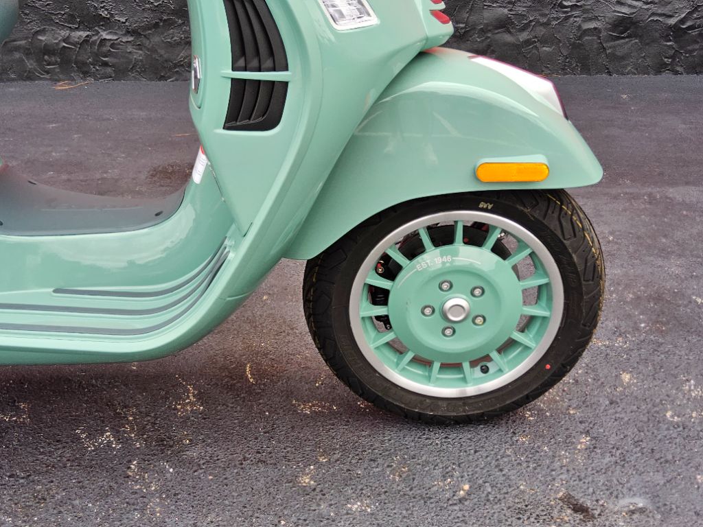 2027 Vespa Gts - $8,699