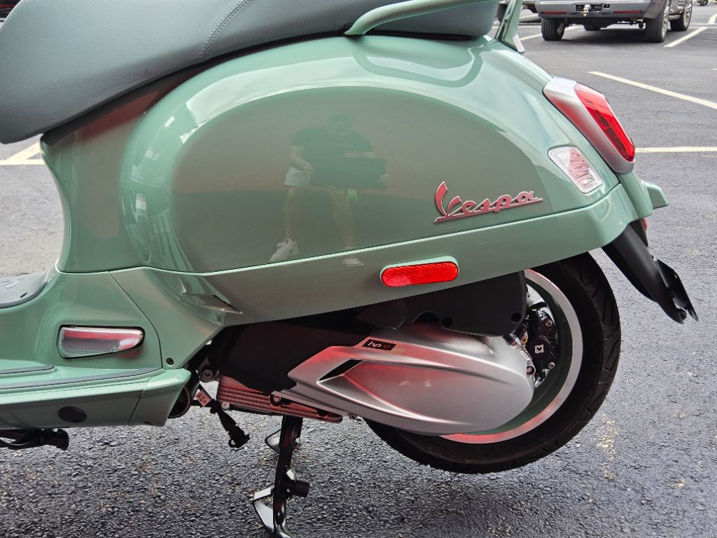 2027 Vespa Gts - $8,699