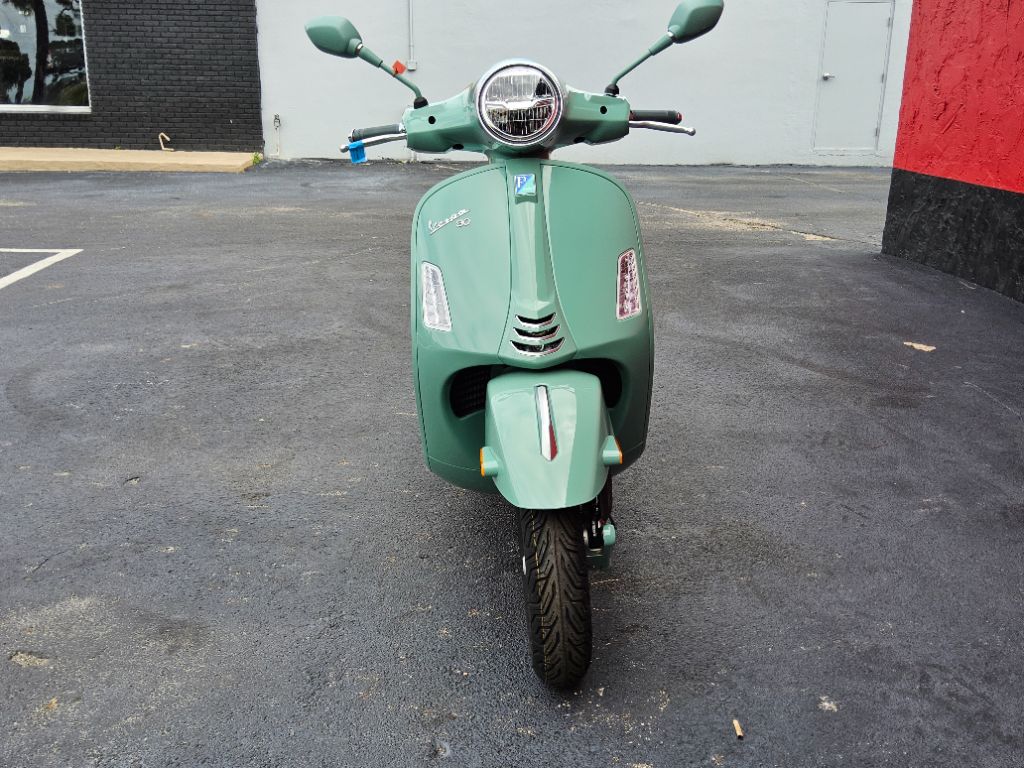 2027 Vespa Gts - $8,699