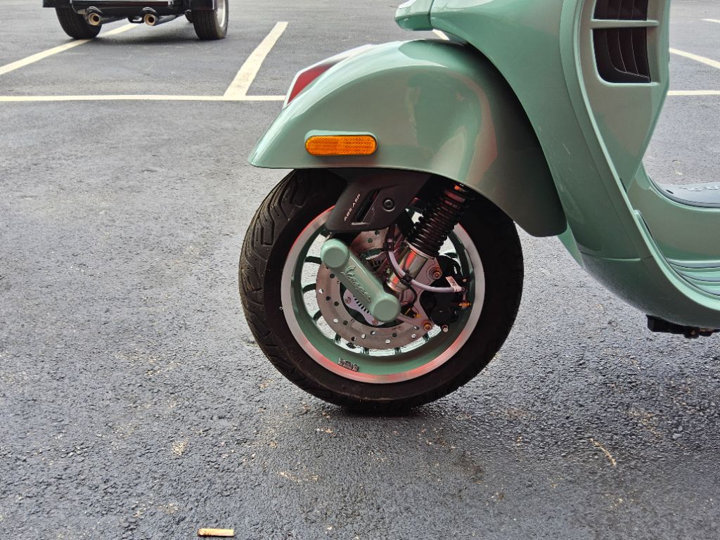 2027 Vespa Gts - $8,699