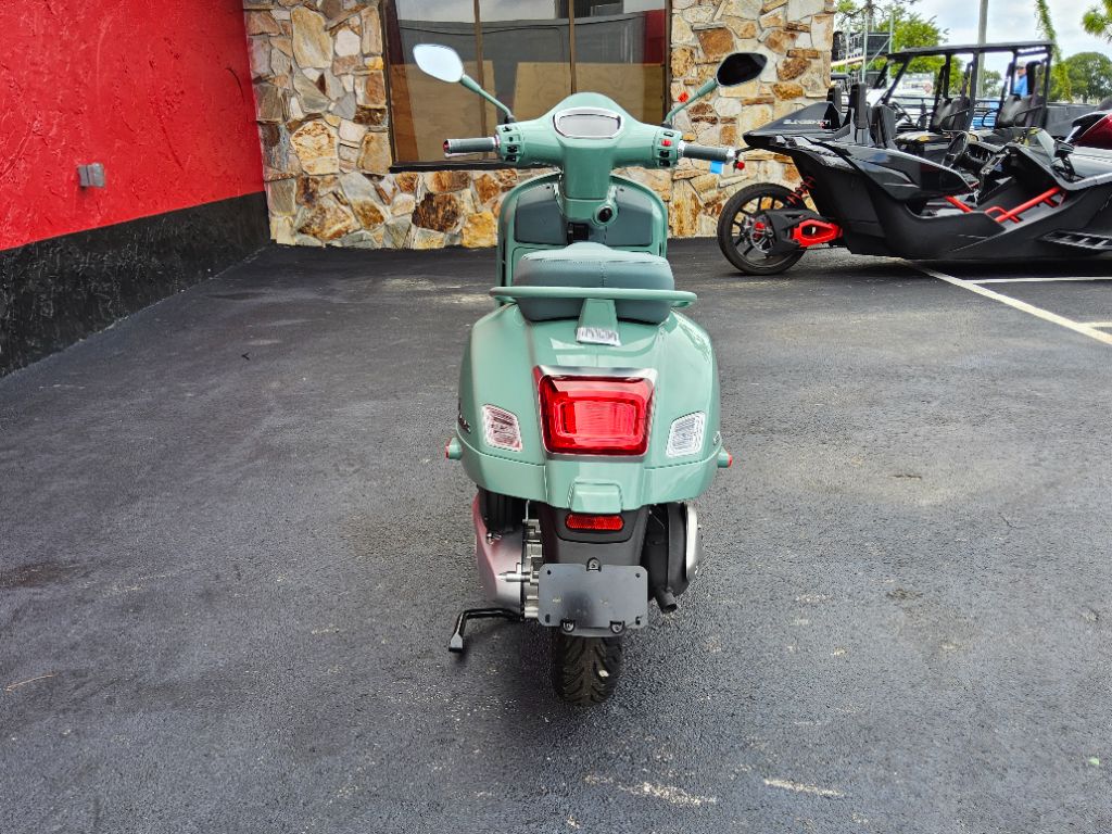 2027 Vespa Gts - $8,699