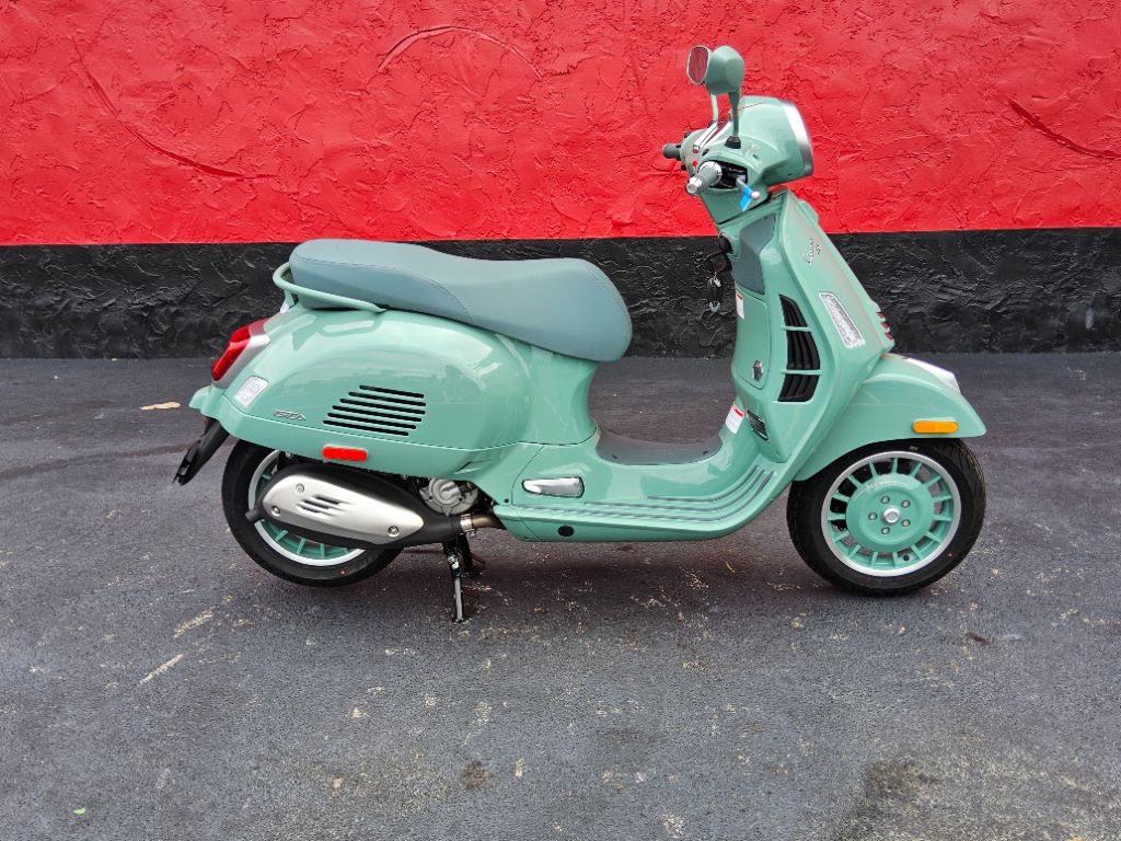 2027 Vespa Gts - $8,699