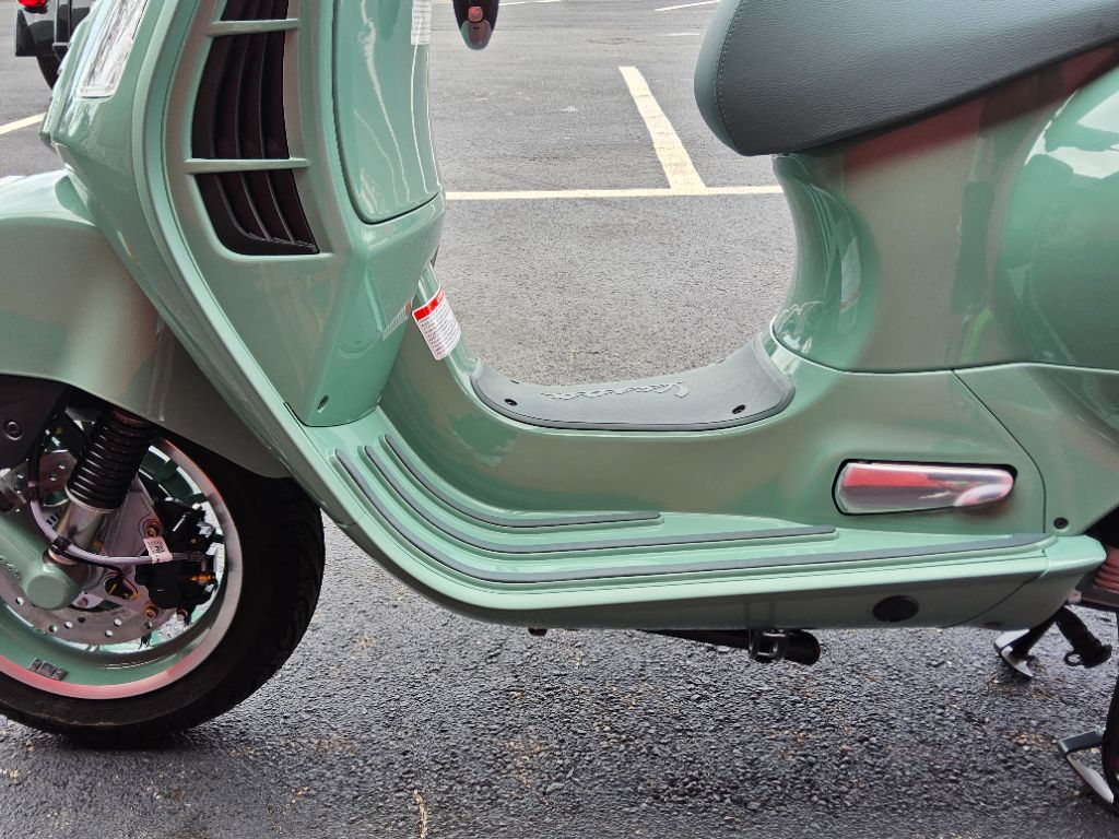 2027 Vespa Gts - $8,699