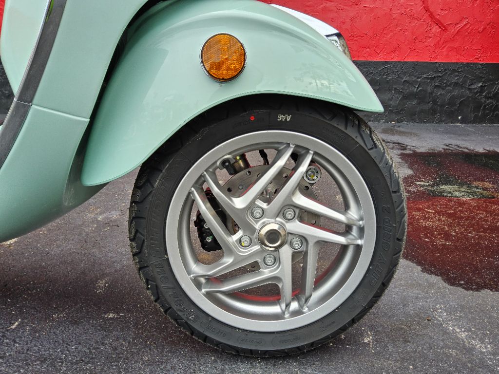 2027 Vespa Primavera / Sprint 150 - $5,995