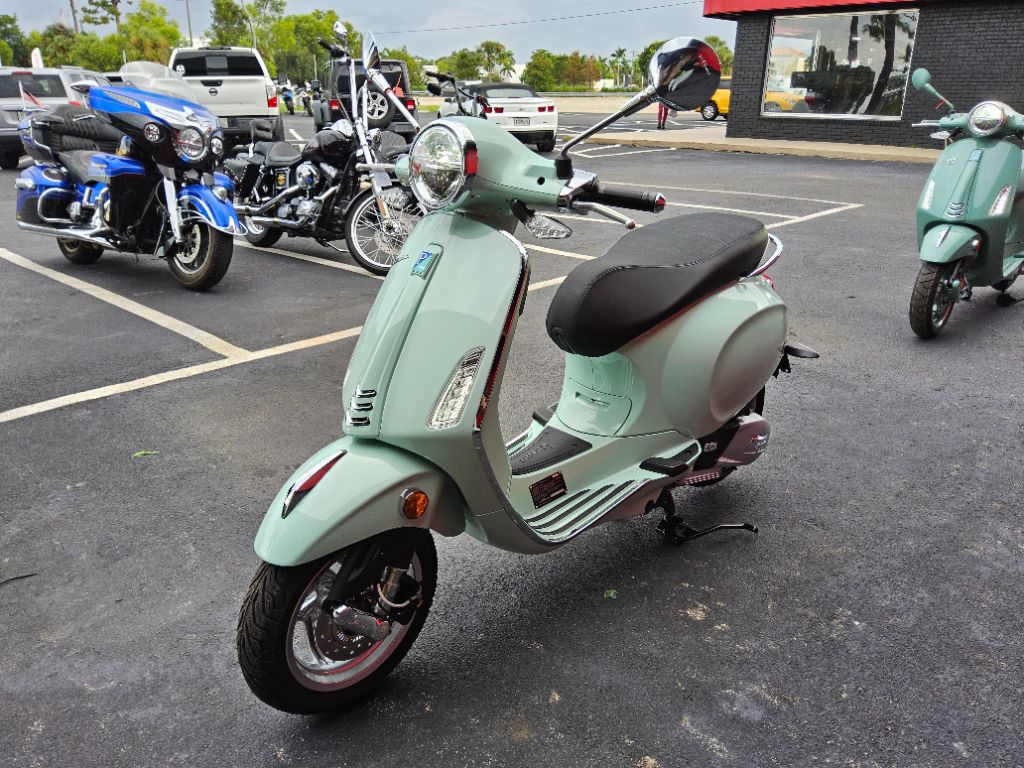 2027 Vespa Primavera / Sprint 150 - $5,995