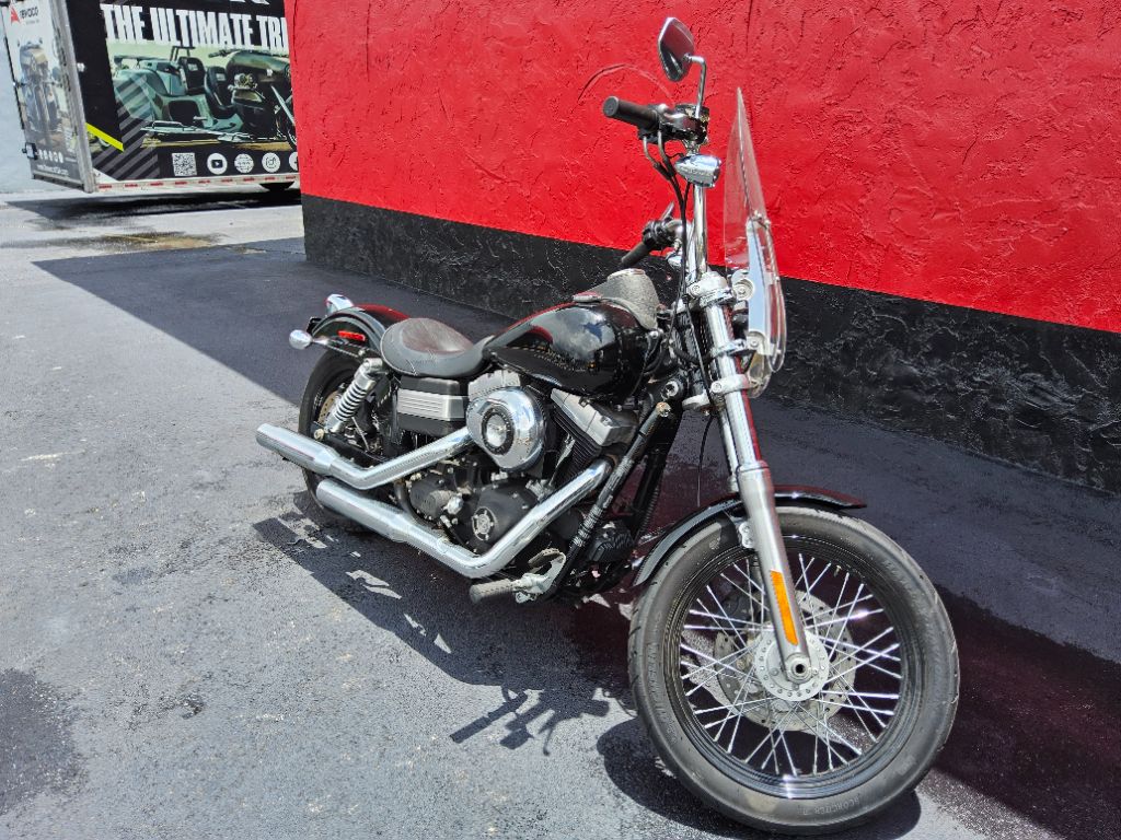 2011 Harley-davidson Dyna Street Bob - $7,995