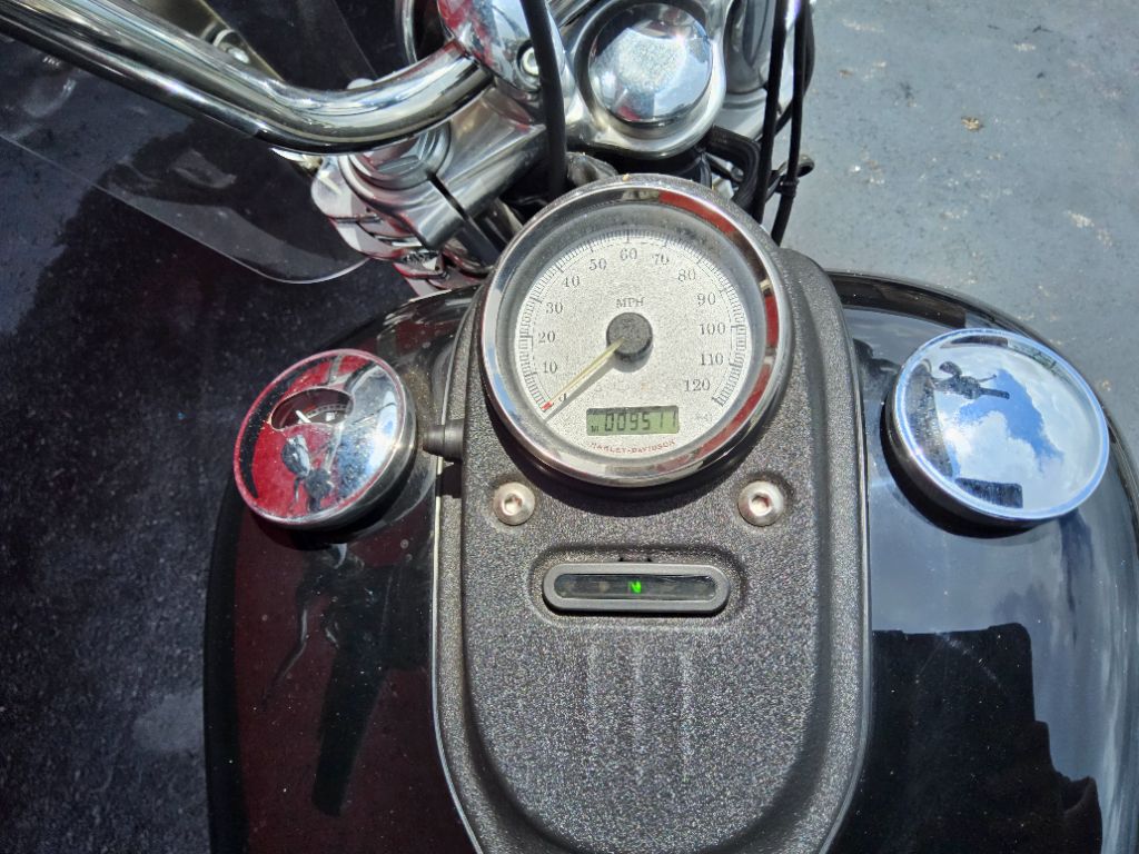 2011 Harley-davidson Dyna Street Bob - $7,995
