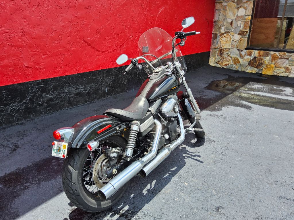 2011 Harley-davidson Dyna Street Bob - $7,995