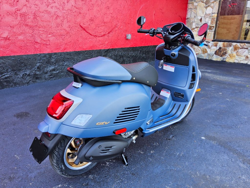 2027 Vespa Gts - $8,799