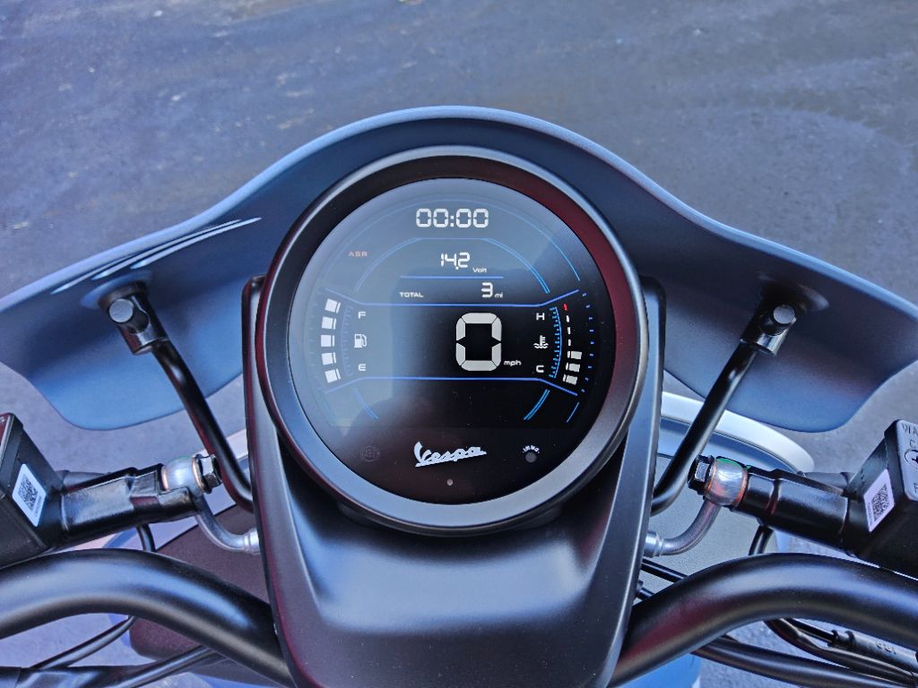2027 Vespa Gts - $8,799