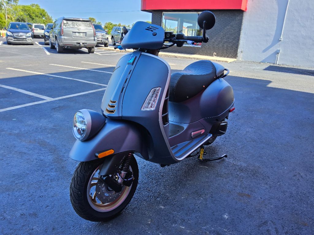 2027 Vespa Gts - $8,799