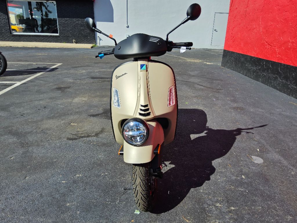 2027 Vespa Gts - $8,699