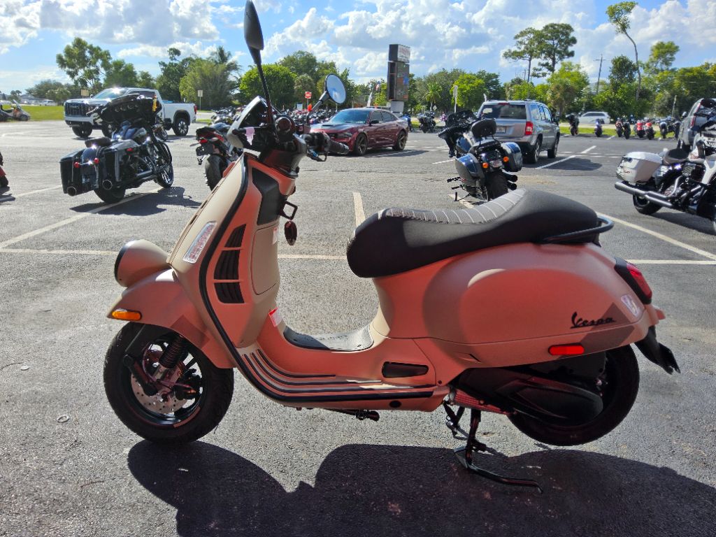 2027 Vespa Gts - $8,699