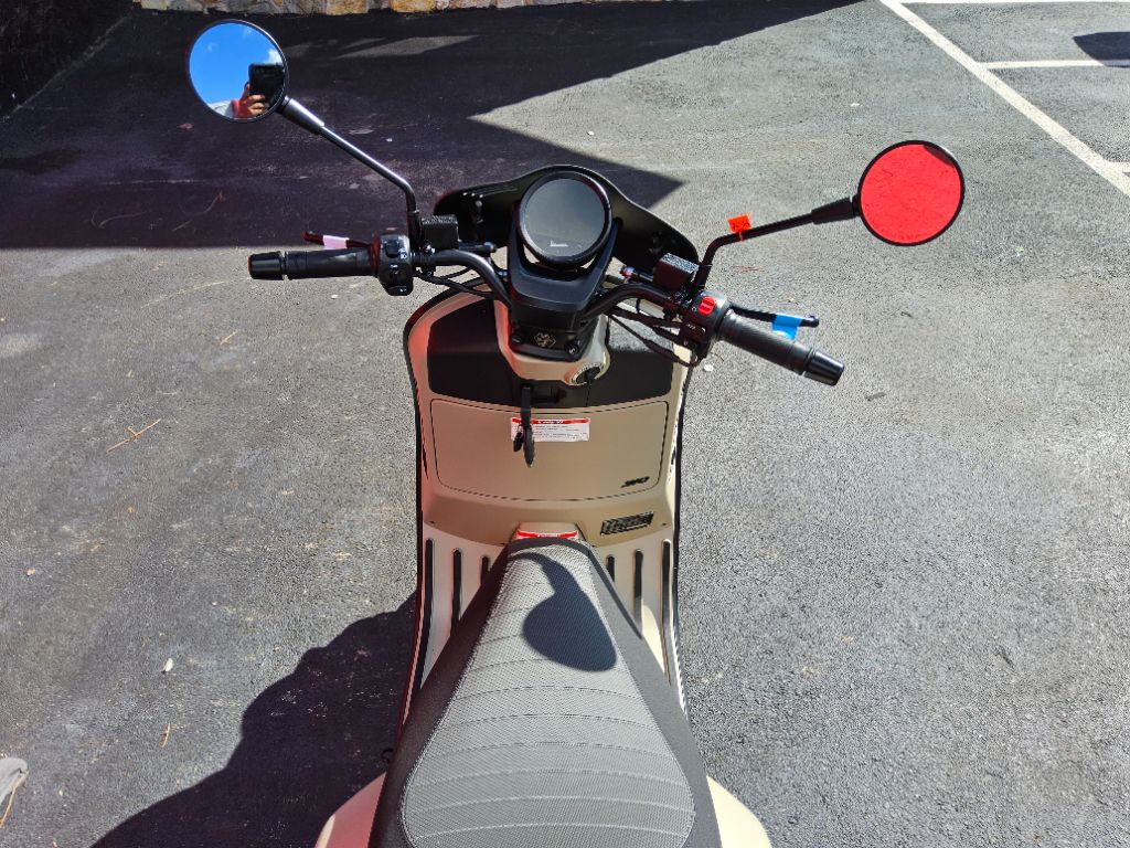 2027 Vespa Gts - $8,699