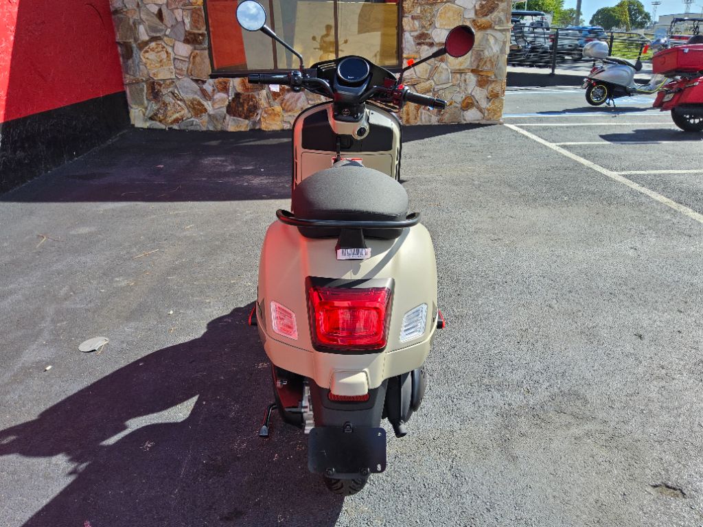 2027 Vespa Gts - $8,699