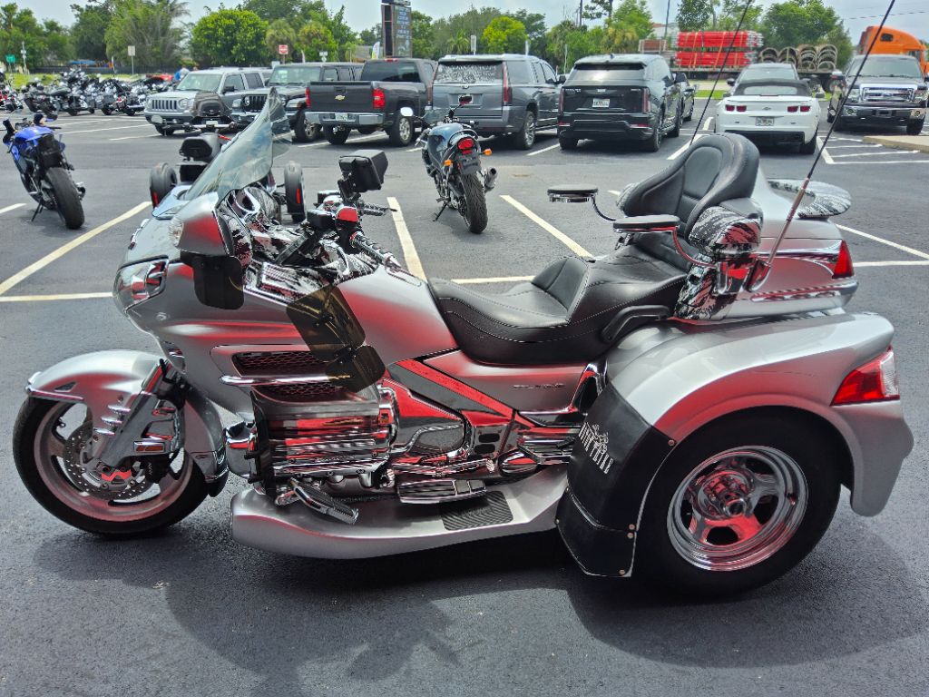 2005 Honda Goldwing Trike - $18,500
