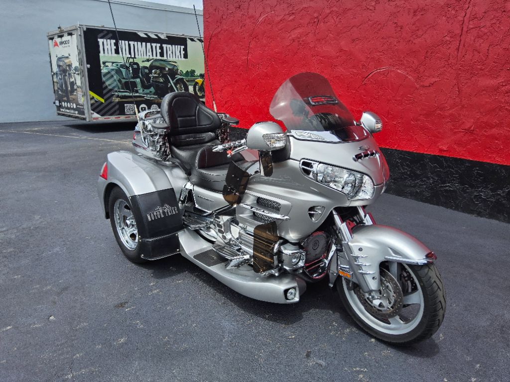2005 Honda Goldwing Trike - $18,500