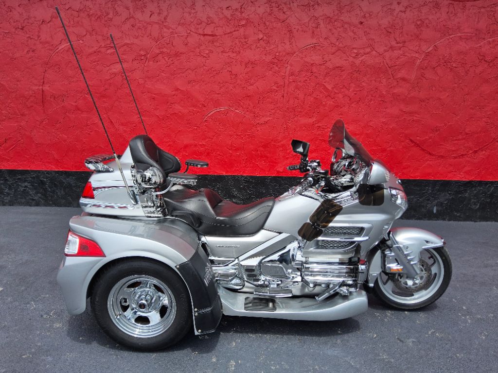 2005 Honda Goldwing Trike - $18,500