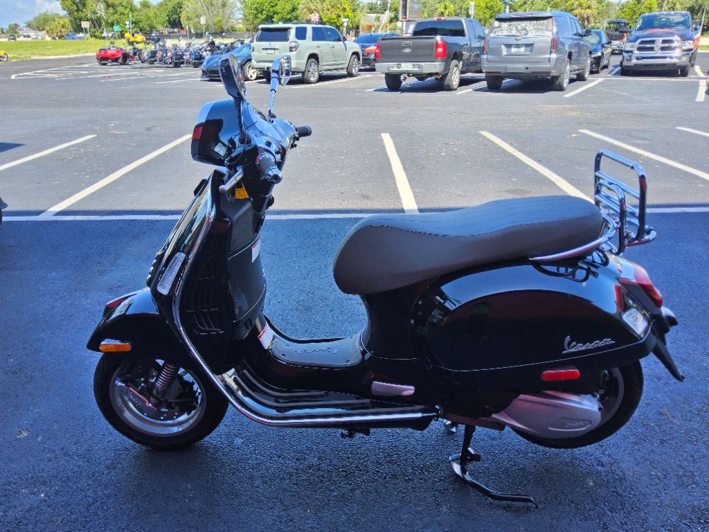2023 Vespa Gts Rst / Sei Giorni - $6,500