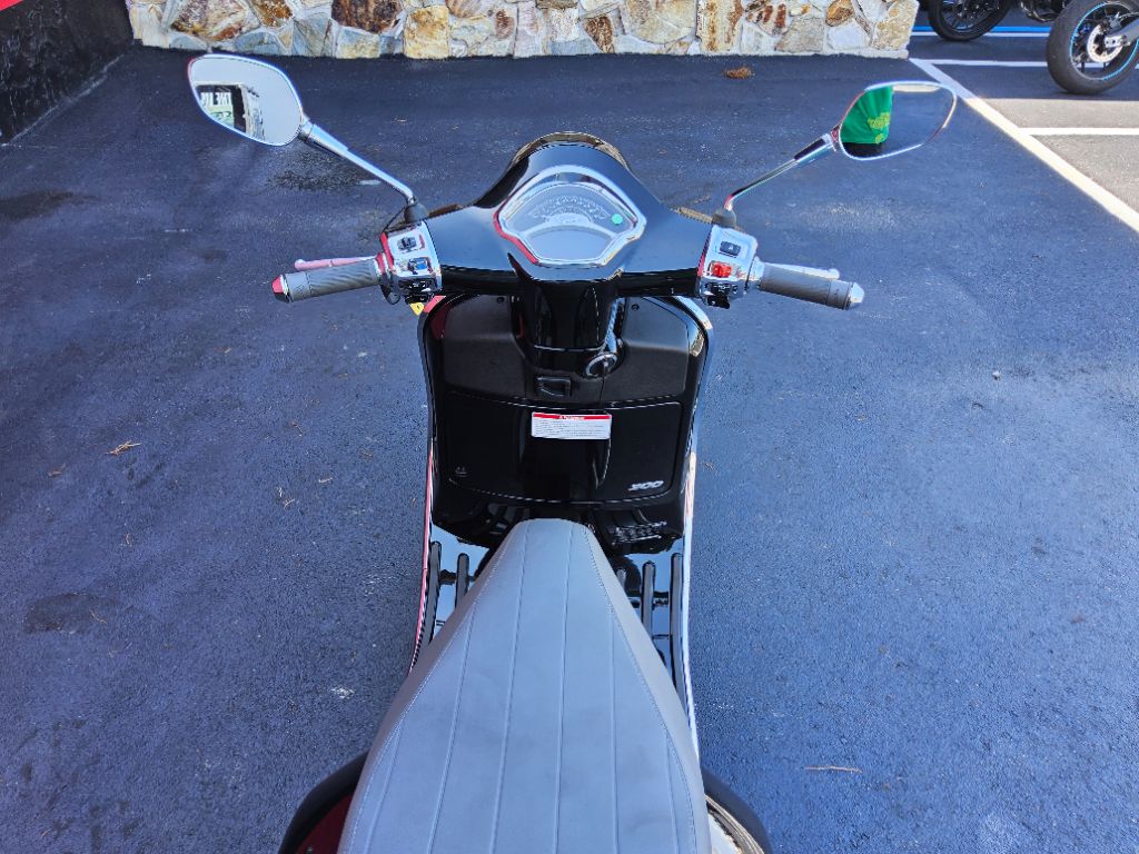 2023 Vespa Gts Rst / Sei Giorni - $6,500