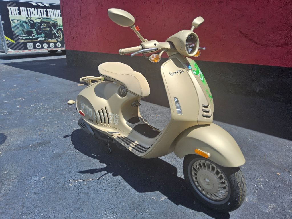 2024 Vespa 946 - $9,500