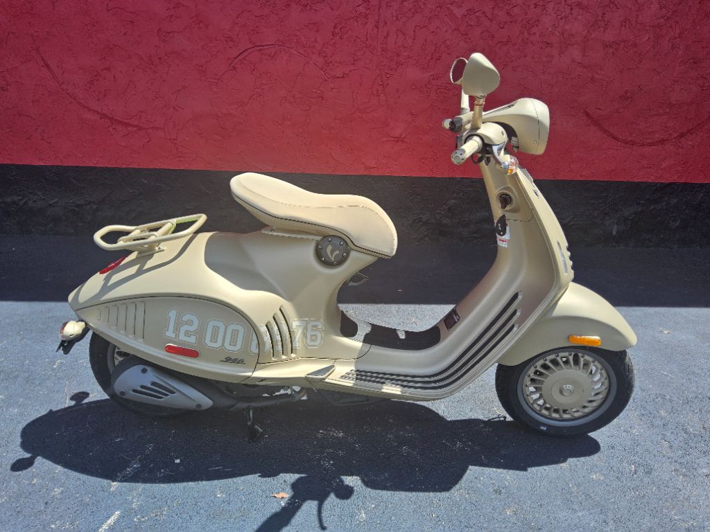 2024 Vespa 946 - $9,500