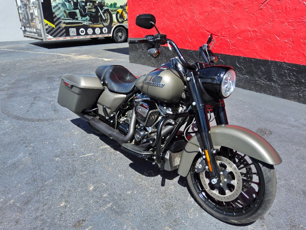 2018 Harley-davidson Road King Special - $14,900