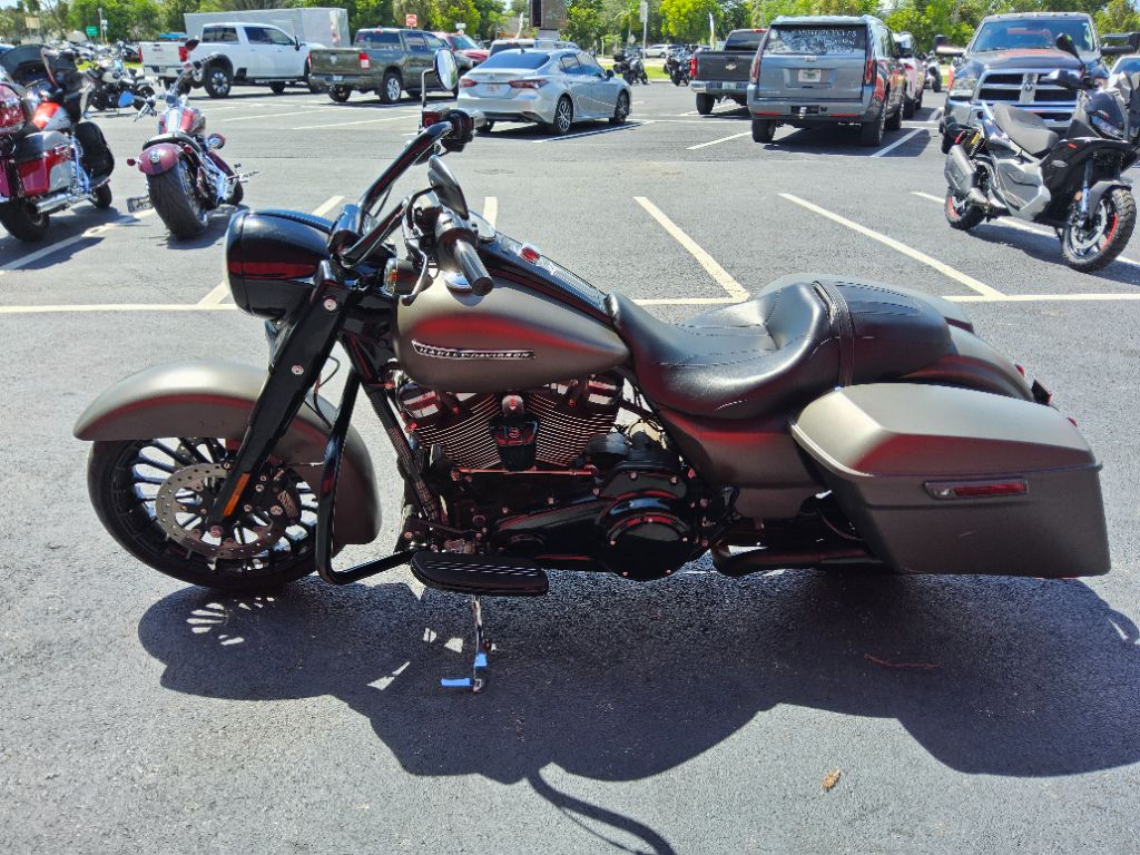 2018 Harley-davidson Road King Special - $14,900